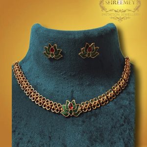 Shreemey Green Lotus Necklace