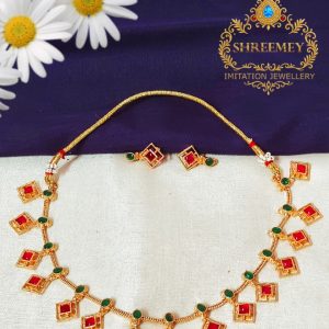 fancy-red-green-choker