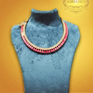 Shreemey Red White Leaf Necklace