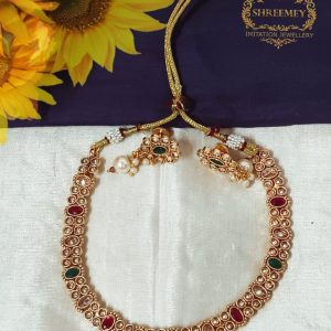Shreemey Kundan Short Necklace