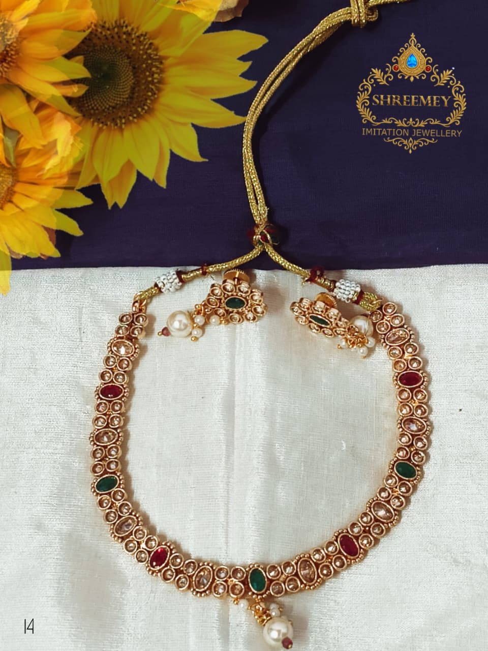 Shreemey Kundan Short Necklace