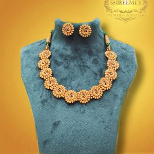 short-peacock-flower-necklace