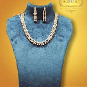 Shreemey White Leaf AD Necklace 3